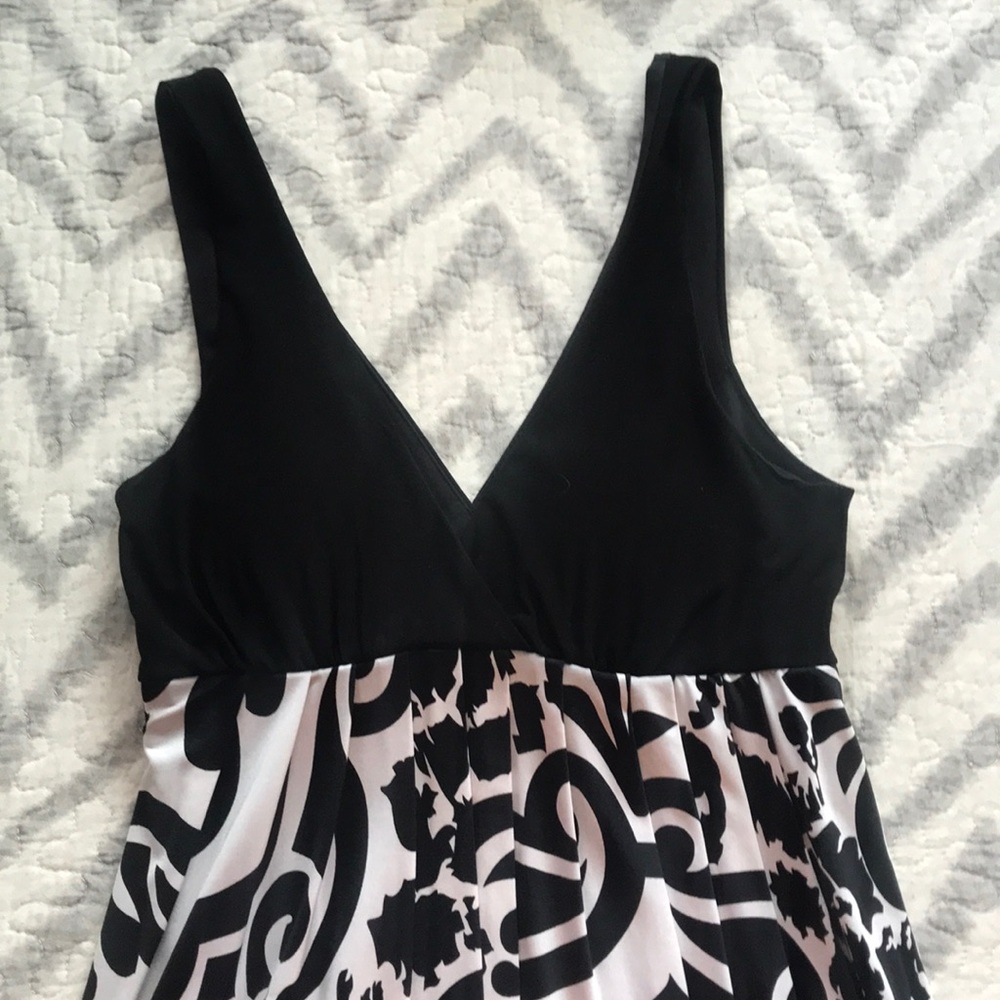 Dress - Picture 2 of 4